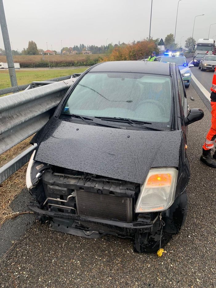 Tamponamento in tangenziale: forti rallentamenti in entrambe le direzioni Tamponamento in tangenziale: forti rallentamenti in entrambe le direzioni