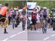 Tour de France, non gli passa borraccia e ciclista si infuria ﻿