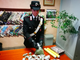 Carabinieri citofonano al pusher, lui lancia la droga dal balcone: arrestato a Caselette Carabinieri citofonano al pusher, lui lancia la droga dal balcone: arrestato a Caselette