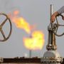 Iran, petrolio arriva a 105 dollari al barile: prezzo record da luglio 2022