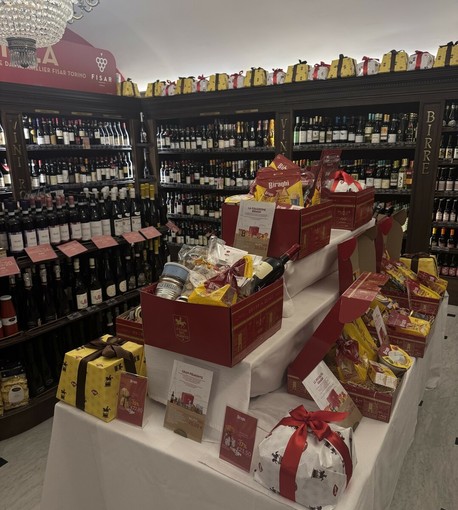 Da Biraghi Piazza San Carlo tornano i cesti natalizi, prenotabili con sconti fino al 30% Da Biraghi Piazza San Carlo tornano i cesti natalizi, prenotabili con sconti fino al 30%