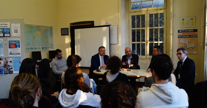 Collegno, grande partecipazione all'incontro con Antonino Bartuccio
