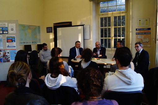 Collegno, grande partecipazione all'incontro con Antonino Bartuccio