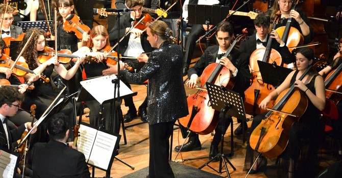 Un momento del concerto con protagonista l'associazione Musica Insieme APS