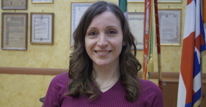 Passo indietro dell'assessore Ala, cambio in Giunta a Collegno: Giovanna Scarlata prende il commercio