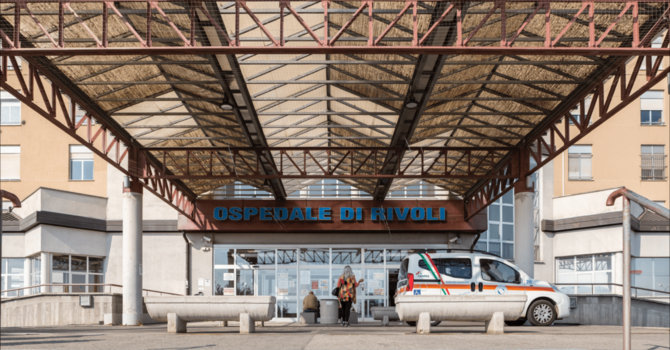 Tenta di scappare del pronto di Rivoli, aggredendo un Oss e una pensionata: arrestato