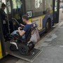 Bus 33, la fermata di via Asiago sotto accusa: "Accesso complicato ai bus per i disabili"