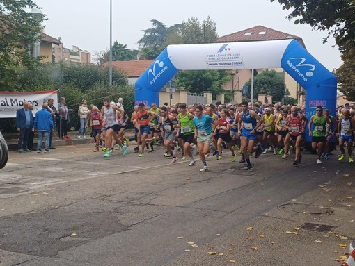 La partenza degli atleti della Strarivoli 2025
