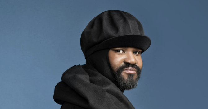 Gregory Porter alla Reggia di Venaria: il cantante jazz in concerto sotto le stelle
