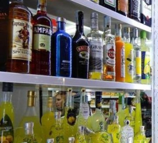 Gli alcolici, al primo posto tra i prodotti più colpiti dalla scure dei consumatori