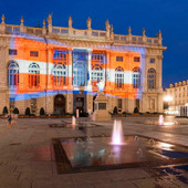 La bandiera del Piemonte proiettata su Palazzo Madama