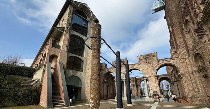 Primavera al Castello di Rivoli: l'omaggio ai 90 anni di Griffa, i ritratti di Lanfranco e il riallestimento sull'Arte Povera Primavera al Castello di Rivoli: l'omaggio ai 90 anni di Griffa, i ritratti di Lanfranco e il riallestimento sull'Arte Povera