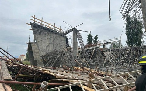 Una immagine del crollo del ponteggio del 5 ottobre 2022