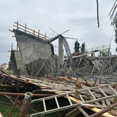 Una immagine del crollo del ponteggio del 5 ottobre 2022