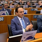 La Regione Piemonte lancia sei stage retribuiti per universitari e neolaureati a Bruxelles La Regione Piemonte lancia sei stage retribuiti per universitari e neolaureati a Bruxelles