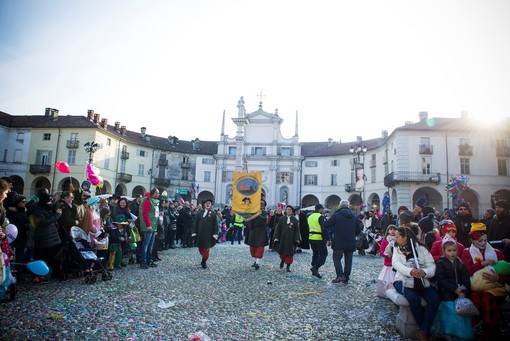 Venaria, l'appello del sindaco Falcone: &quot;Chi ama il Carnevale supporti il Comitato per realizzare i carri&quot; (FOTO)