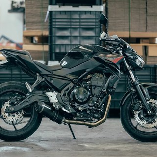 Cambiare lo scarico Kawasaki Z650: guida pratica per migliorare il sound