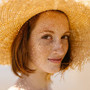 Lentiggini finte e trucco estivo: perché il freckles makeup è diventato il dettaglio del momento