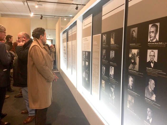 Collegno, inaugurata la mostra sulle persecuzioni dei disabili e malati psichiatrici Collegno, inaugurata la mostra sulle persecuzioni dei disabili e malati psichiatrici