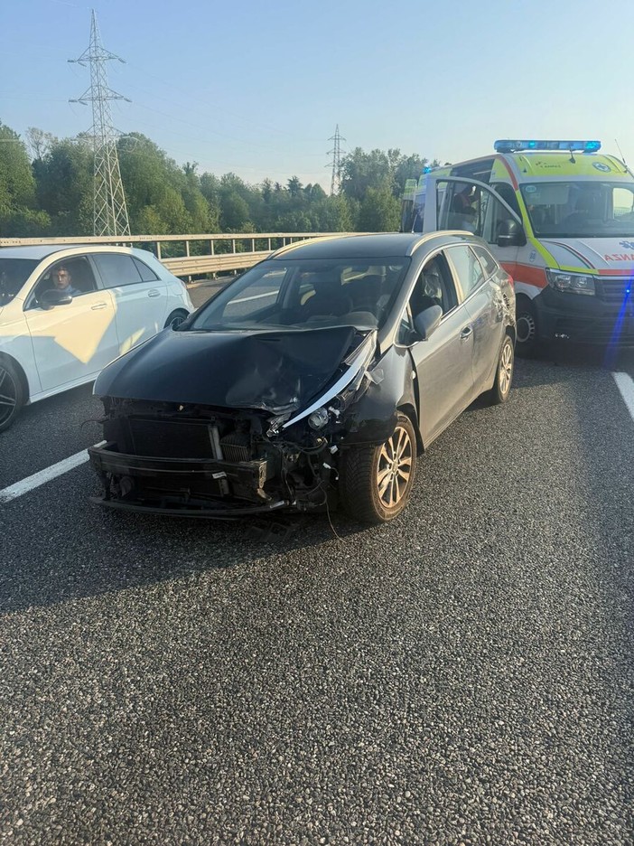 Incidente con dieci auto coinvolte in tangenziale