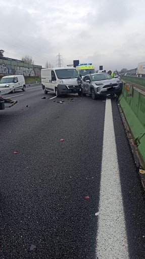 Incidente lungo la tangenziale di Torino all'altezza di Collegno Incidente lungo la tangenziale di Torino all'altezza di Collegno