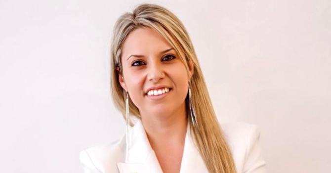 Laura Adduce, Lega