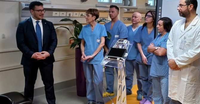 Una immagine del personale dell'ospedale di Rivoli