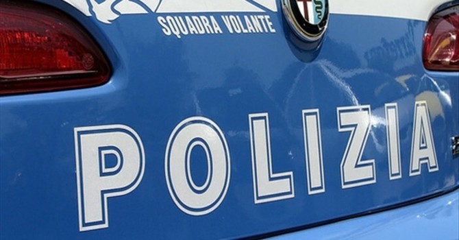 Rivoli, tentano di rapinare una donna anziana in piazza Cavallero: arrestati in due Rivoli, tentano di rapinare una donna anziana in piazza Cavallero: arrestati in due