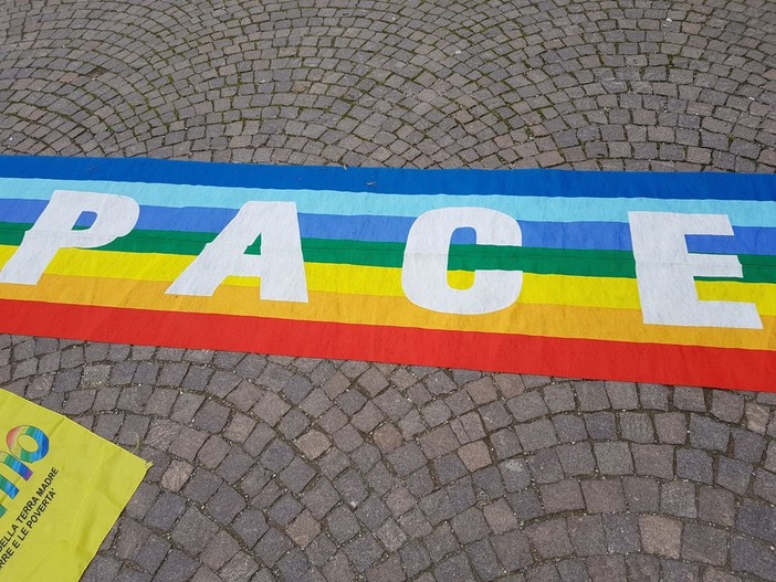 A Grugliasco un presidio per la pace in piazza 66 Martiri A Grugliasco un presidio per la pace in piazza 66 Martiri