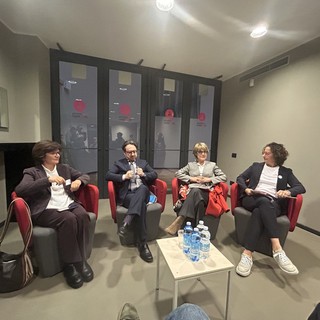 Cibo, vita umana, addirittura Spazio. UniTo porta a Grugliasco un’enciclopedia sui micro organismi