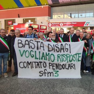 Protesta dei sindaci del territorio per i servizi del trasporto ferroviario locale