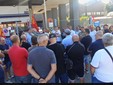 Assemblea dei lavoratori ai cancelli della Primotecs di Avigliana Assemblea dei lavoratori ai cancelli della Primotecs di Avigliana