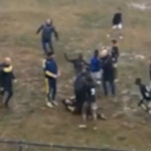 Immagine d'archivio di una rissa su un campo delle giovanili