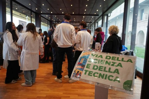 Scuola e lavoro, Rivoli si Orienta raddoppia e nasce Bussole Scuola e lavoro, Rivoli si Orienta raddoppia e nasce Bussole