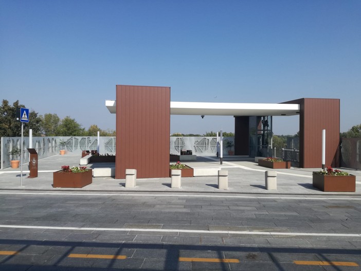 Ascensori pronti ma fermi da mesi, stazione di Venaria Reale inaccessibile con passeggini e sedie a rotelle