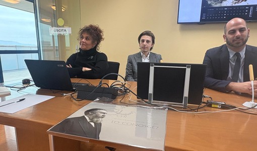 Lo Smemorato di Collegno: ecco il calendario 2026 firmato da Michele D’Ottavio Lo Smemorato di Collegno: ecco il calendario 2026 firmato da Michele D’Ottavio