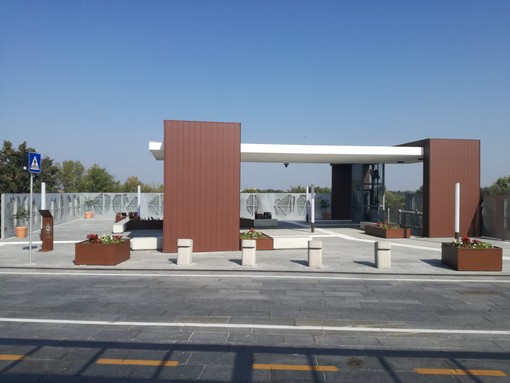 Ascensori pronti ma fermi da mesi, stazione di Venaria Reale inaccessibile con passeggini e sedie a rotelle