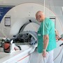 Pesa 210 chili e non può fare la Tac: salvato dalla tecnologia "su misura" dell'ospedale di Rivoli Pesa 210 chili e non può fare la Tac: salvato dalla tecnologia "su misura" dell'ospedale di Rivoli