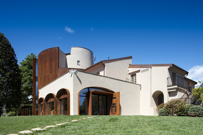 Interferenze, Confluenze e Metafisica: i nuovi progetti alla Fondazione Cerutti di Rivoli Interferenze, Confluenze e Metafisica: i nuovi progetti alla Fondazione Cerutti di Rivoli