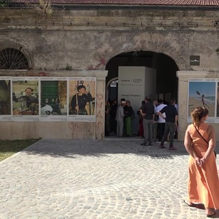 Portrait of Italians, a Roma una mostra fotografica realizzata interamente con Realme 16 pro series