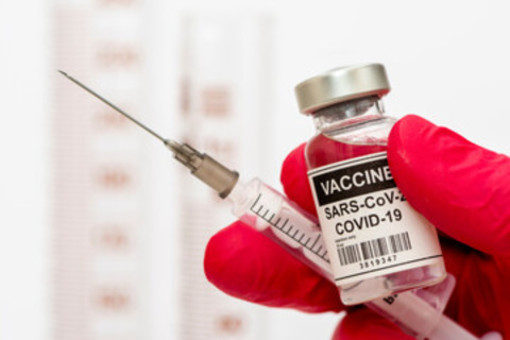 Vaccini, la svolta del Piemonte: accesso diretto per il personale scolastico, universitario e della formazione