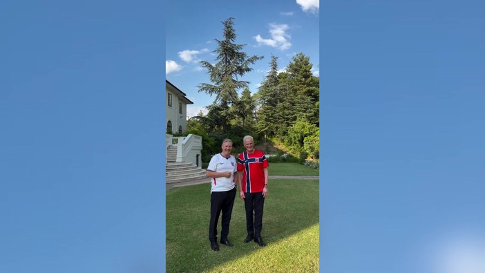 Norvegia-Inghilterra al vertice Nato, il siparietto dei premier Starmer e Store prima della sfida ai Mondiali 2026 Norvegia-Inghilterra al vertice Nato, il siparietto dei premier Starmer e Store prima della sfida ai Mondiali 2026