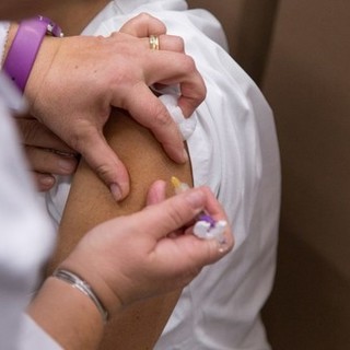 Vaccini Covid, dal 14 luglio  gli over60 potranno iscriversi sul portale per ricevere la quarta dose