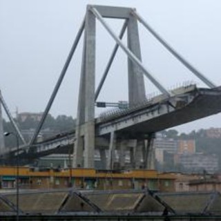 Ponte Morandi, 8 anni fa il crollo con 43 morti: Genova ricorda le vittime Ponte Morandi, 8 anni fa il crollo con 43 morti: Genova ricorda le vittime