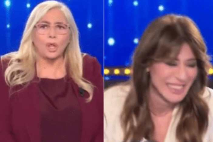 Mara Venier, gaffe in diretta: sente squillare il telefono ma...