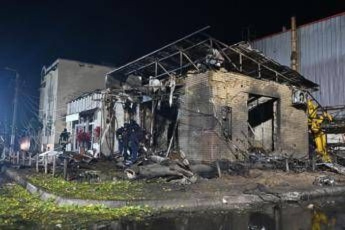 Ucraina, attacco missilistico russo su Kharkiv: almeno 3 morti. Il giallo della tregua energetica tra Mosca e Kiev