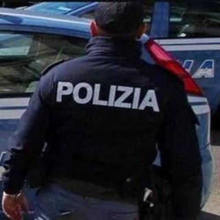 Propaganda estremista e manuali per realizzare armi: arrestato un 17enne a Teramo
