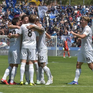 Napoli aritmeticamente in Champions, vittoria per 3-0 a Pisa