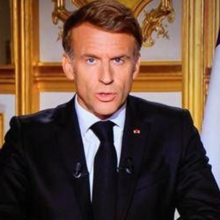 Francia, Macron: "Non confondere rivendicazioni legittime con chi distrugge e saccheggia"