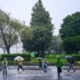 Giappone, allerta a Tokyo per tifone Dujuan: evacuazioni e voli cancellati Giappone, allerta a Tokyo per tifone Dujuan: evacuazioni e voli cancellati 